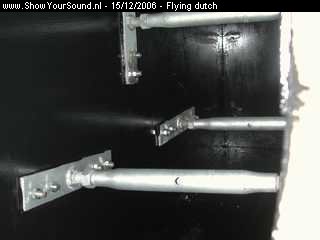showyoursound.nl - De beukbus van Audio-system - flying dutch - SyS_2006_12_15_16_21_39.jpg - de steunen voor de achterwand